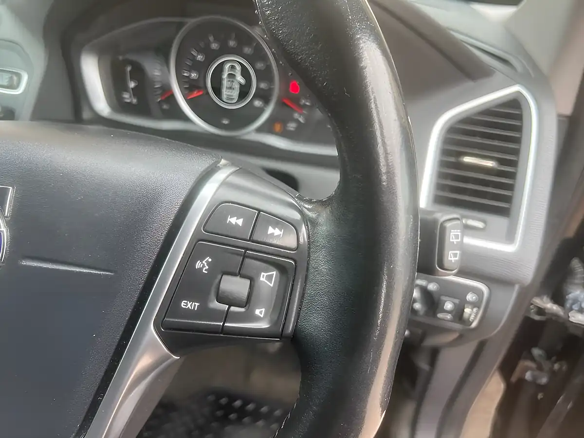 Used 2016 Volvo XC60 Se Nav Black - Interior and Exterior details 11