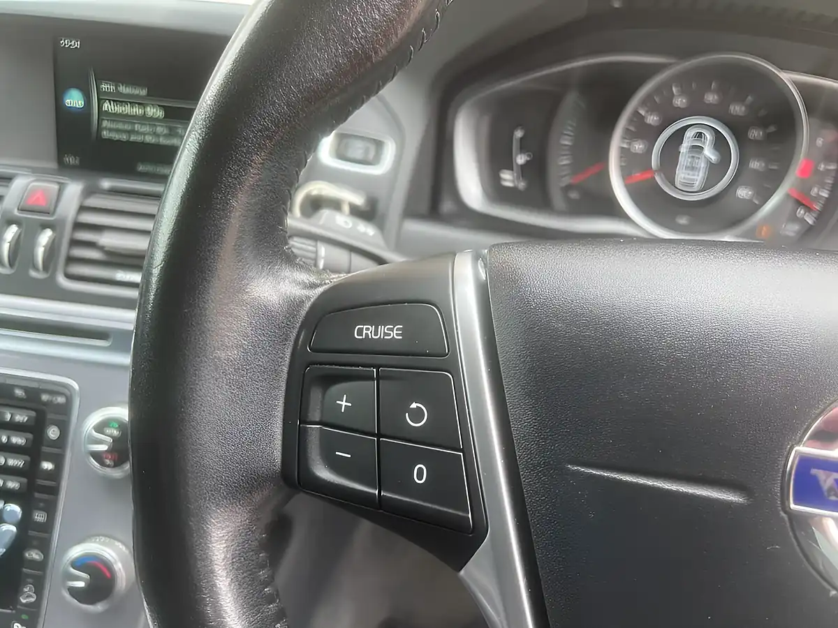 Used 2016 Volvo XC60 Se Nav Black - Interior and Exterior details 12