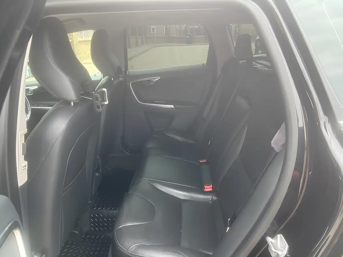 Used 2016 Volvo XC60 Se Nav Black - Interior and Exterior details 9