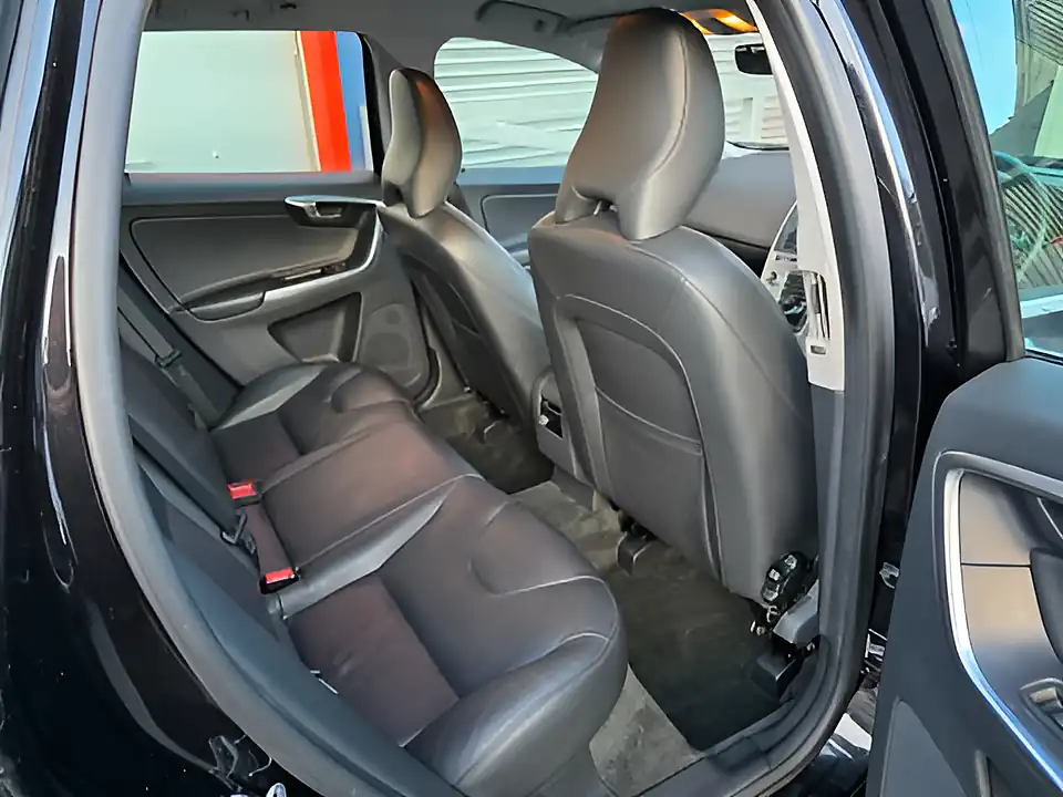 Used 2016 Volvo XC60 Se Nav Black - Interior and Exterior details 13