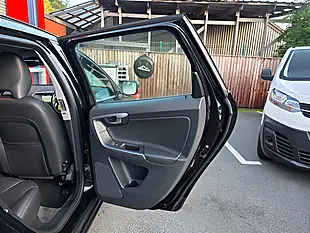 Used 2016 Volvo XC60 Se Nav Black - Interior and Exterior details 17