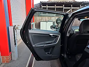 Used 2016 Volvo XC60 Se Nav Black - Interior and Exterior details 18