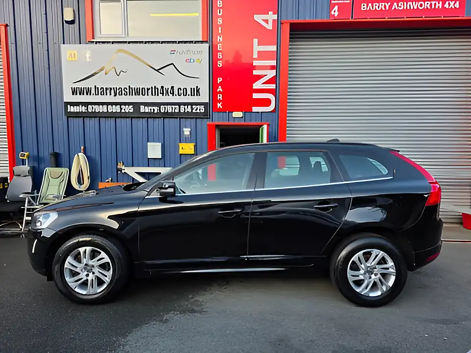 Used 2016 Volvo XC60 Se Nav Black - Interior and Exterior details 5