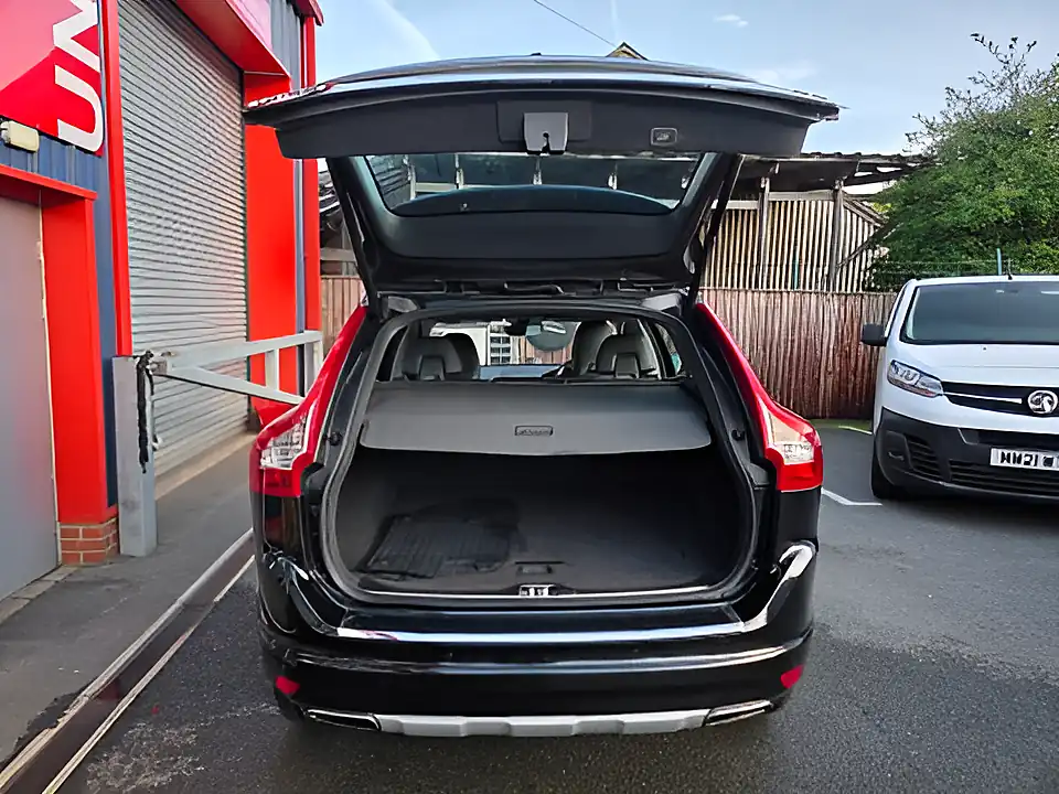 Used 2016 Volvo XC60 Se Nav Black - Interior and Exterior details 9