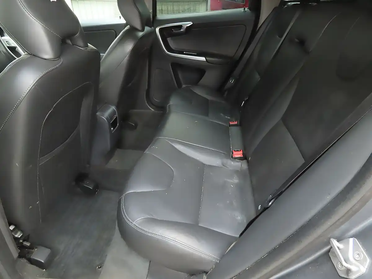 Used 2016 Volvo XC60 Se Nav Grey - Interior and Exterior details 7