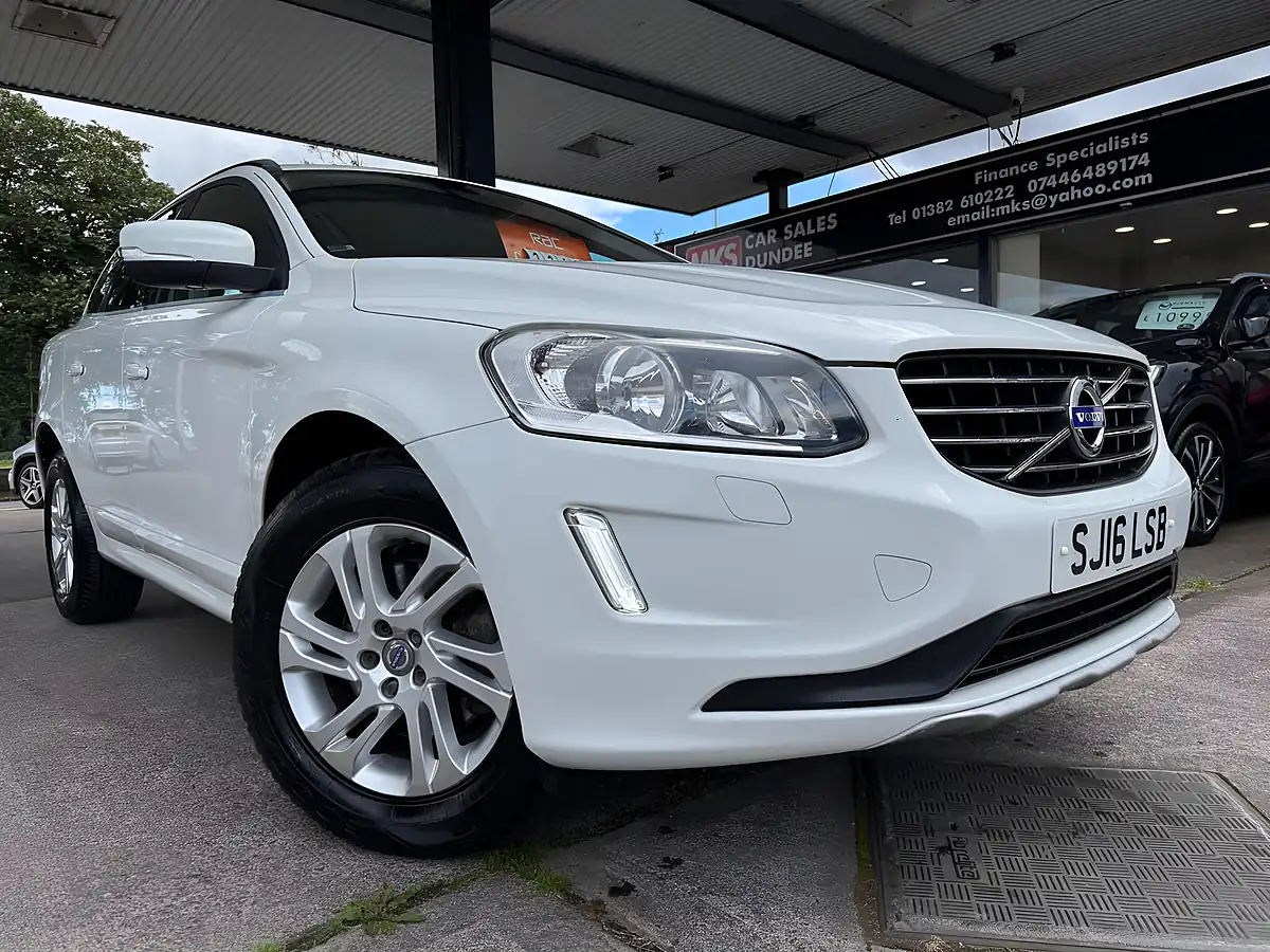 Used 2016 Volvo XC60 Se Nav White - Front View