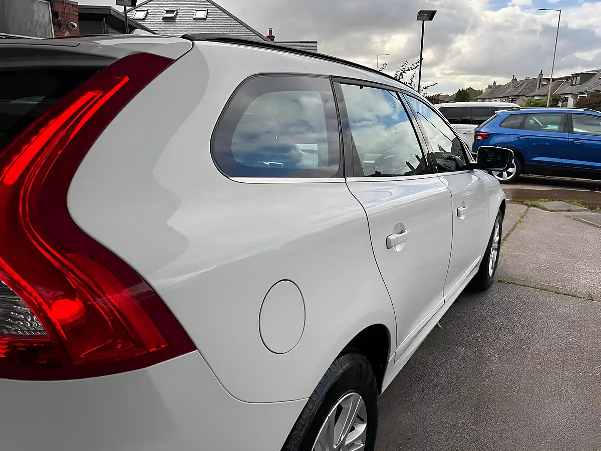 Used 2016 Volvo XC60 Se Nav White - Interior and Exterior details 13