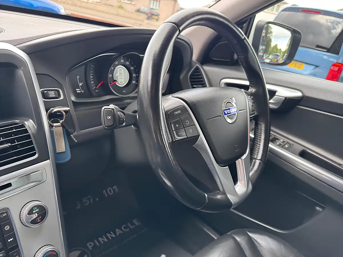 Used 2016 Volvo XC60 Se Nav White - Interior and Exterior details 20