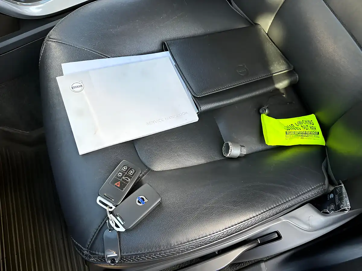 Used 2016 Volvo XC70 Se Lux Black - Interior and Exterior details 15