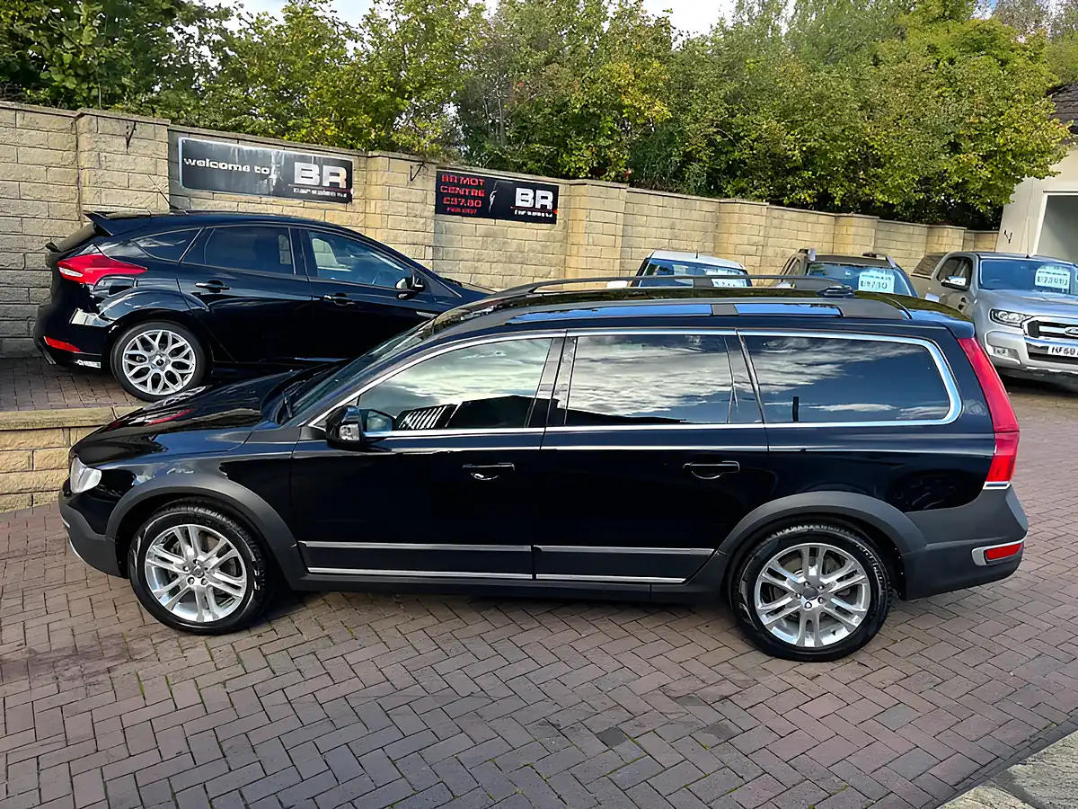 Used 2016 Volvo XC70 Se Lux Black - Interior and Exterior details 6