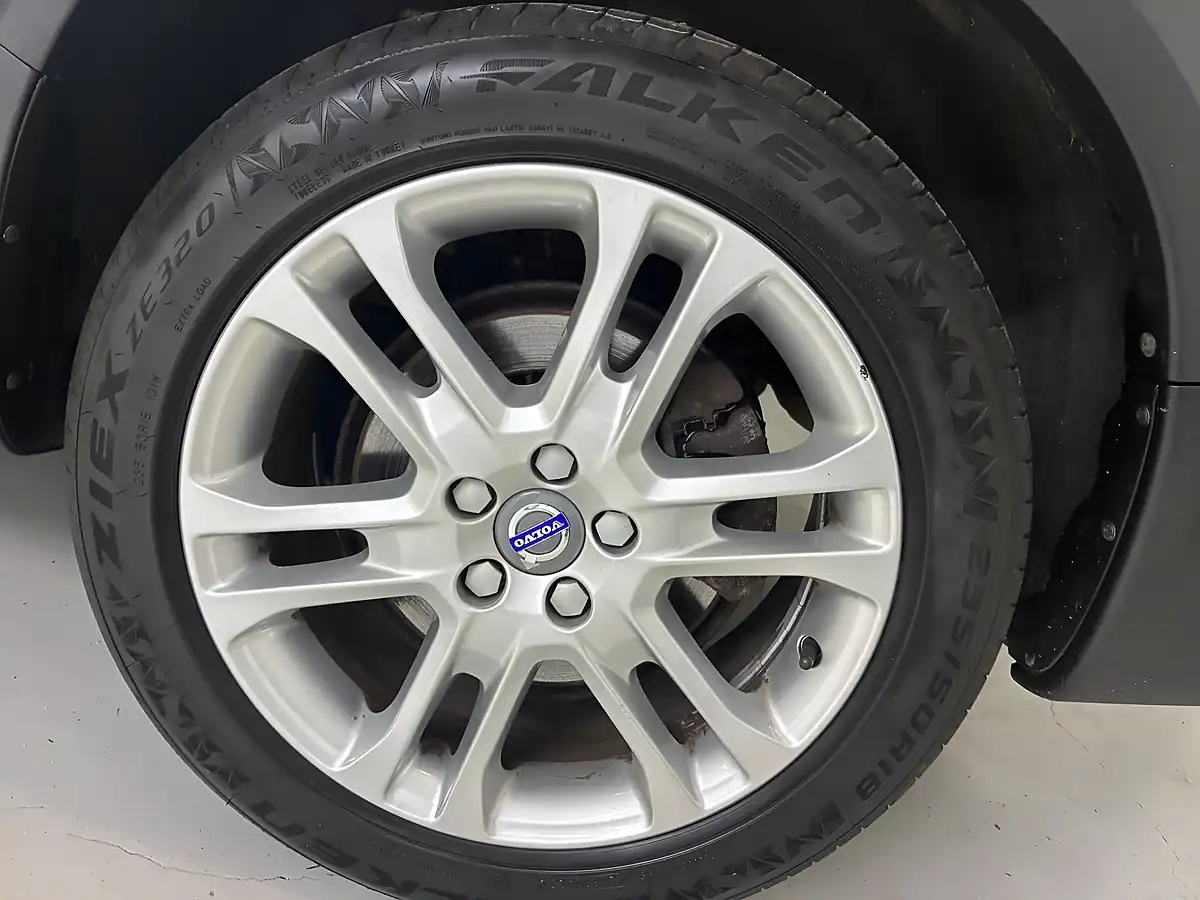 Used 2016 Volvo XC70 Se Lux Gold - Interior and Exterior details 10