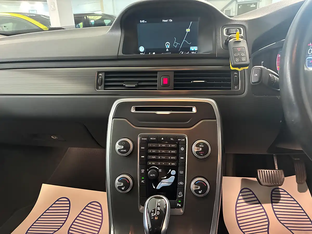 Used 2016 Volvo XC70 Se Lux Gold - Interior and Exterior details 12