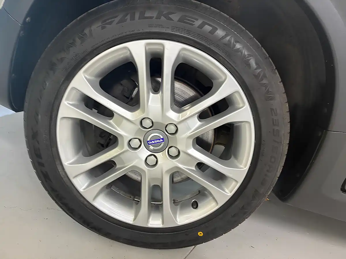 Used 2016 Volvo XC70 Se Lux Gold - Interior and Exterior details 7