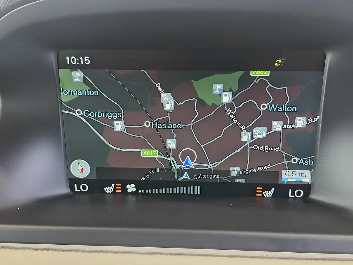Used 2016 Volvo XC70 Se Lux Gold - Interior and Exterior details 15