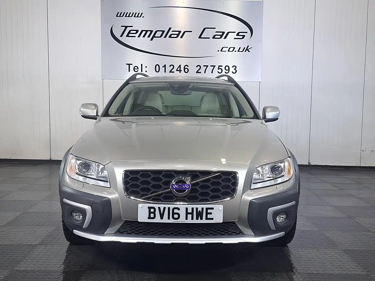 Used 2016 Volvo XC70 Se Lux Gold - Interior and Exterior details 4