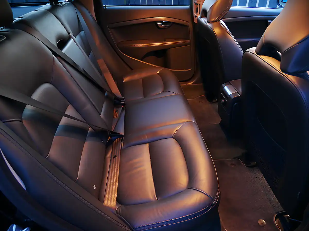 Used 2016 Volvo XC70 Se Lux Onyx Black - Interior and Exterior details 18