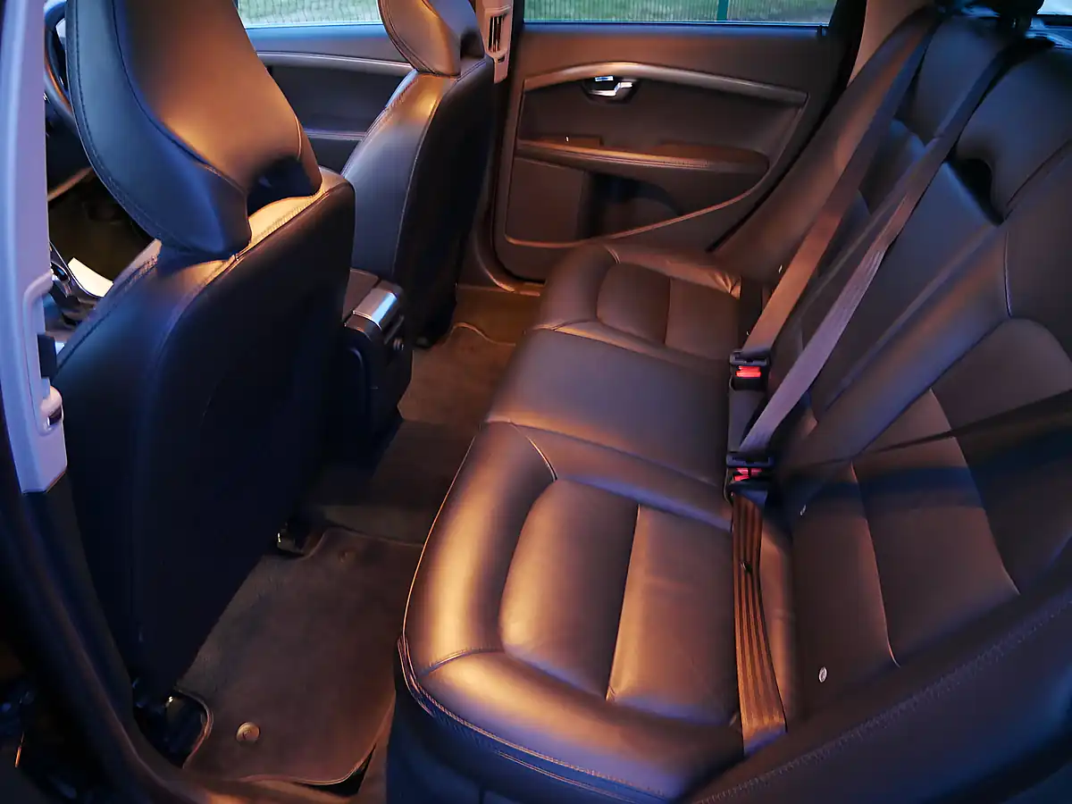 Used 2016 Volvo XC70 Se Lux Onyx Black - Interior and Exterior details 19