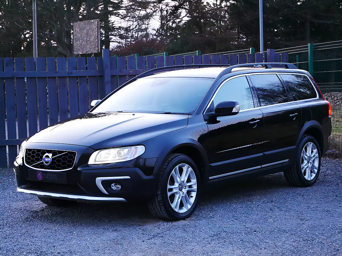 Used 2016 Volvo XC70 Se Lux Onyx Black - Interior and Exterior details 4