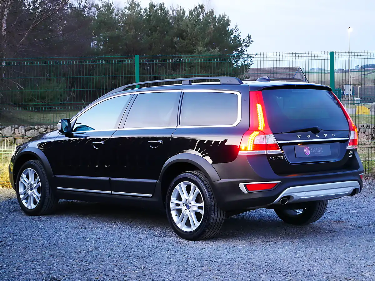 Used 2016 Volvo XC70 Se Lux Onyx Black - Interior and Exterior details 7