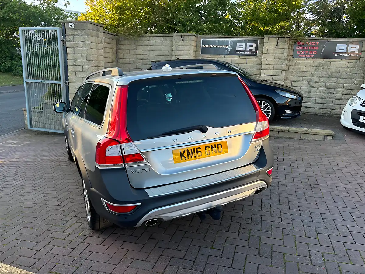 Used 2016 Volvo XC70 Se Lux Silver - Interior and Exterior details 7