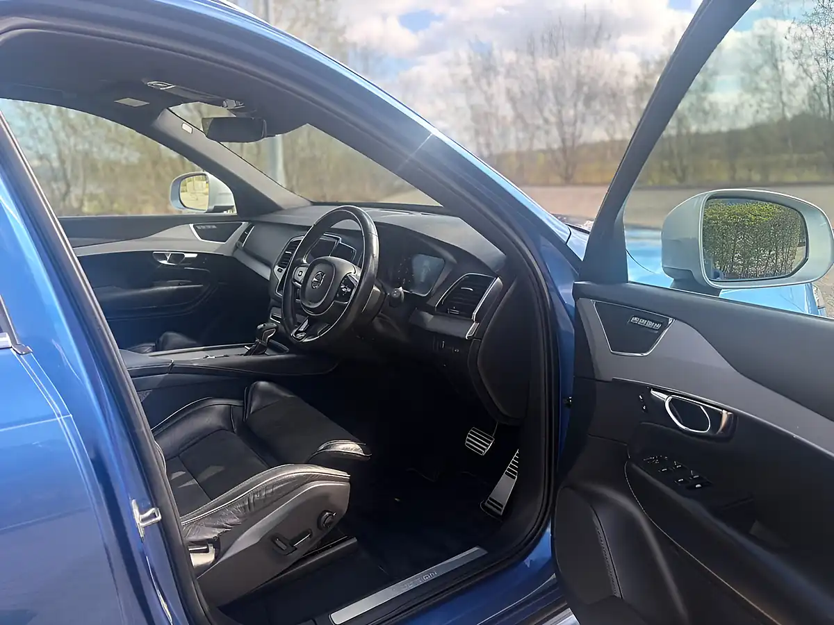 Used 2016 Volvo XC90 Bursting Blue - Interior and Exterior details 10