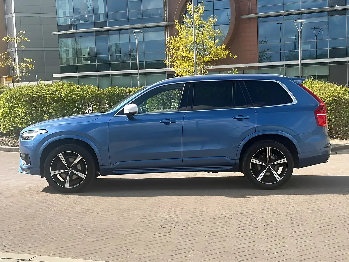 Used 2016 Volvo XC90 Bursting Blue - Interior and Exterior details 8
