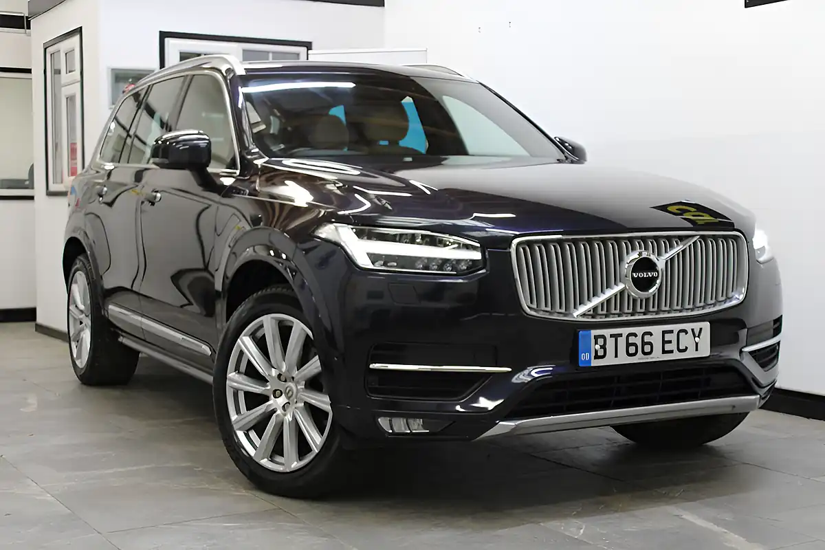 Used 2016 Volvo XC90 Inscription Blue - Front View