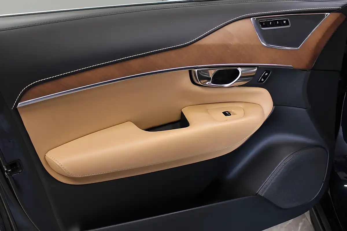 Used 2016 Volvo XC90 Inscription Blue - Interior and Exterior details 14