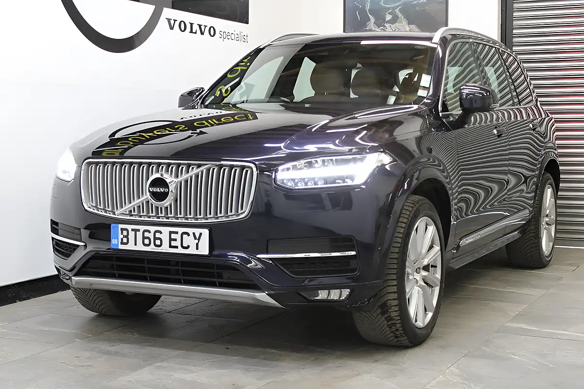 Used 2016 Volvo XC90 Inscription Blue - Interior and Exterior details 5