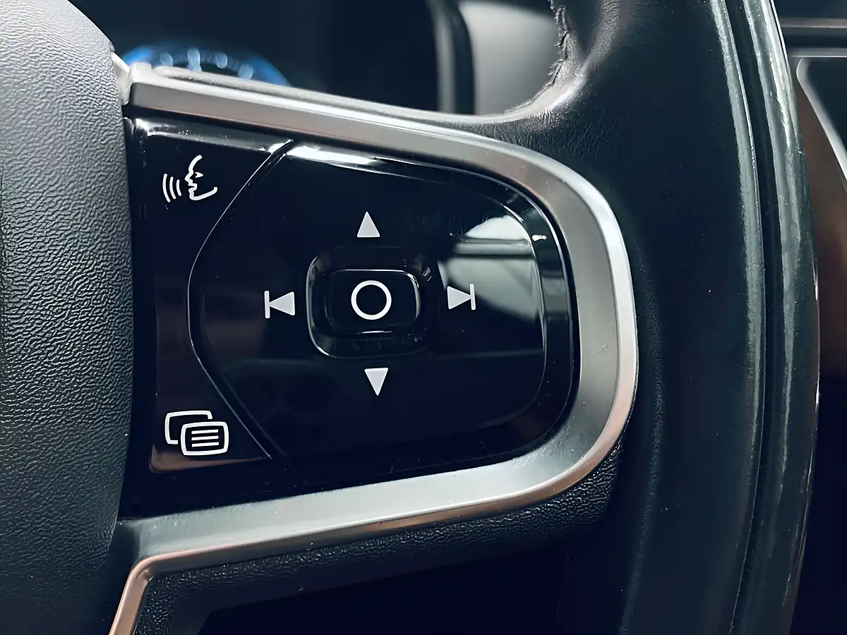 Used 2016 Volvo XC90 Inscription Blue - Interior and Exterior details 11