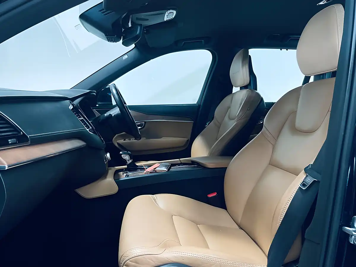 Used 2016 Volvo XC90 Inscription Blue - Interior and Exterior details 2