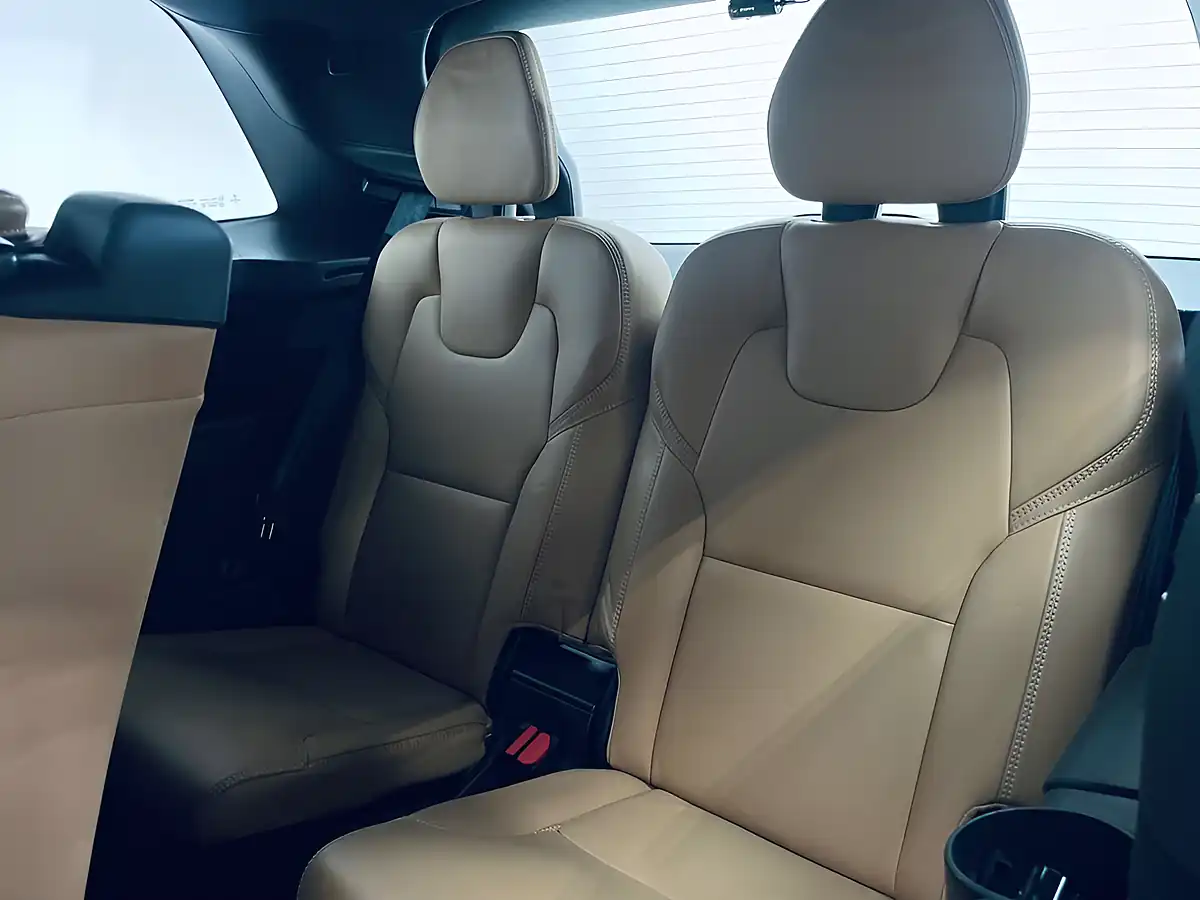 Used 2016 Volvo XC90 Inscription Blue - Interior and Exterior details 8
