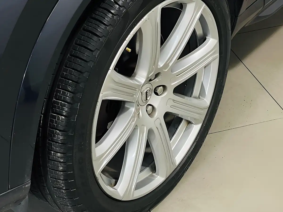 Used 2016 Volvo XC90 Inscription Blue - Interior and Exterior details 9