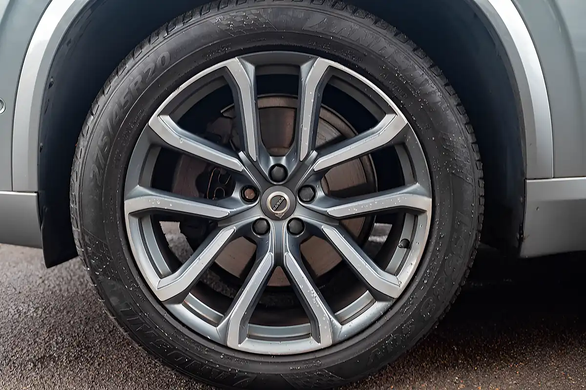 Used 2016 Volvo XC90 Inscription Electric Silver - Interior and Exterior details 10