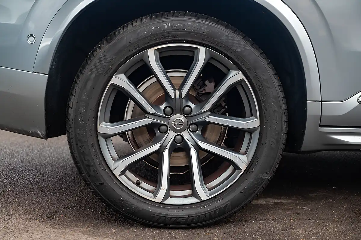 Used 2016 Volvo XC90 Inscription Electric Silver - Interior and Exterior details 11