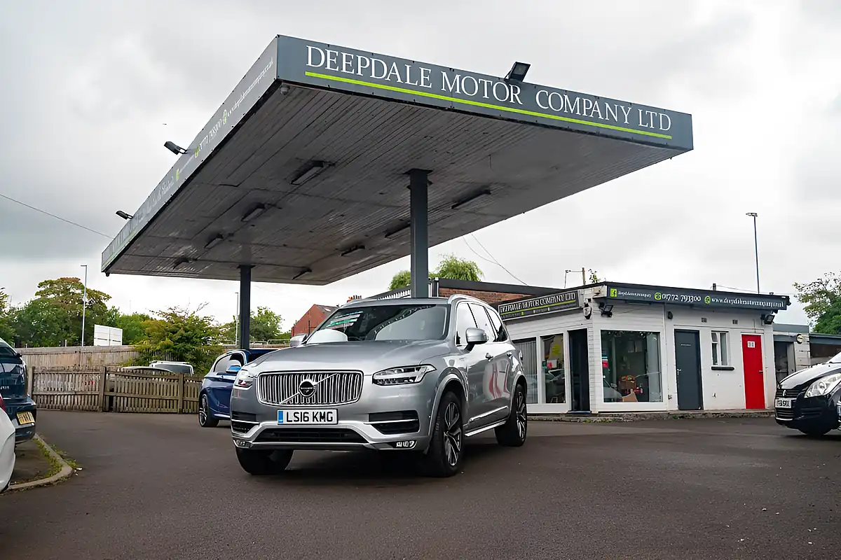 Used 2016 Volvo XC90 Inscription Electric Silver - Interior and Exterior details 15