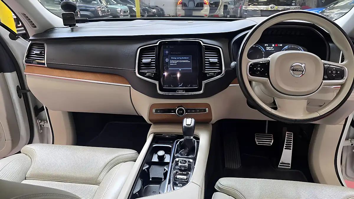 Used 2016 Volvo XC90 Inscription Geartronic 4WD Polestar White - Interior and Exterior details 3