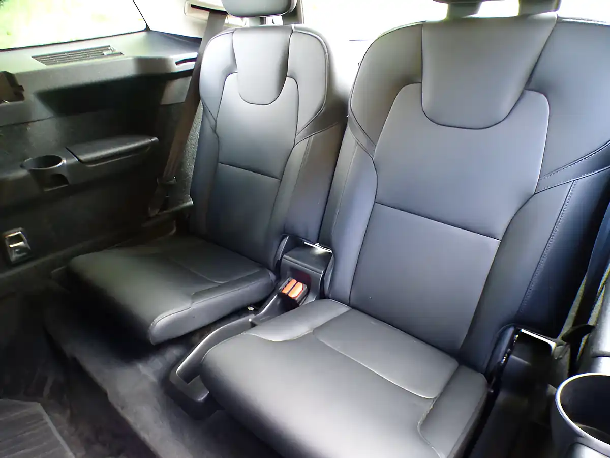 Used 2016 Volvo XC90 Momentum Black - Interior and Exterior details 5