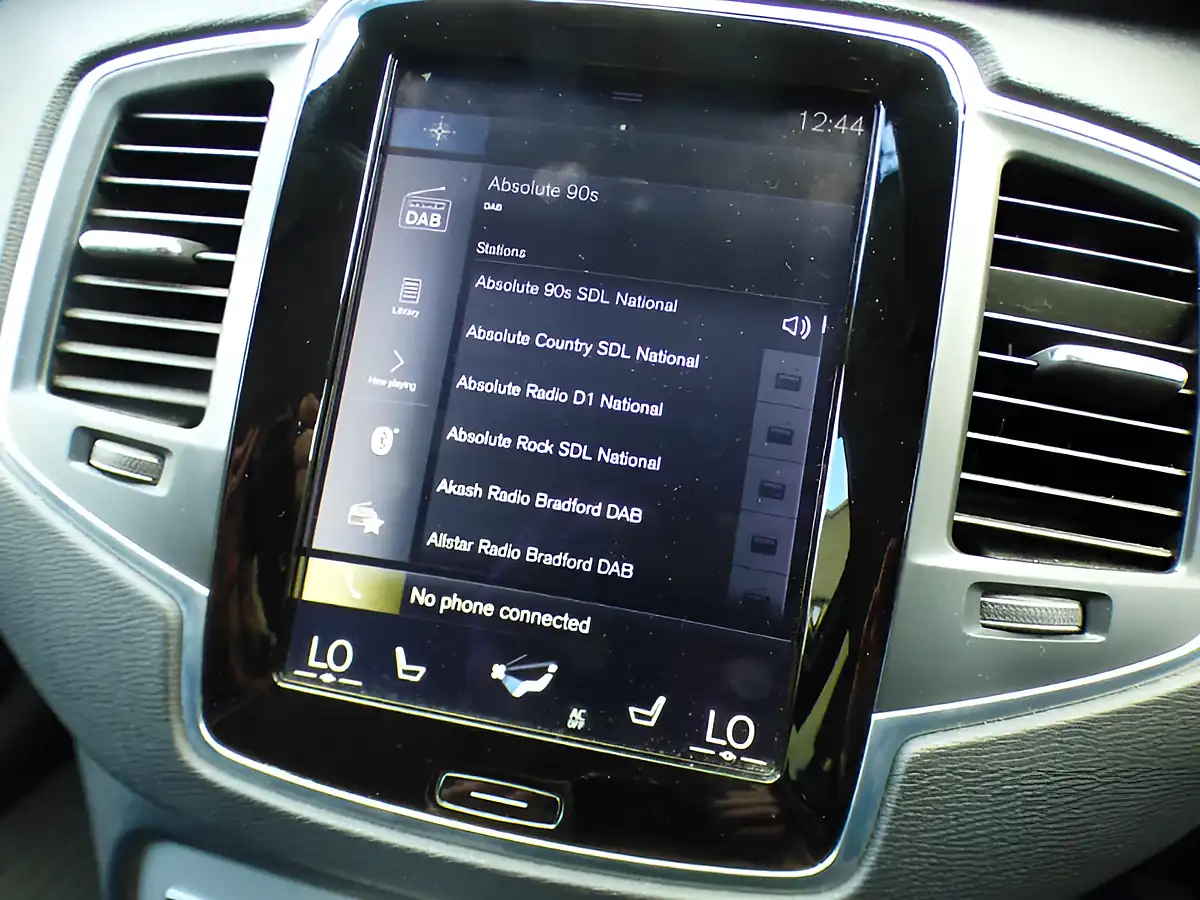 Used 2016 Volvo XC90 Momentum Black - Interior and Exterior details 7
