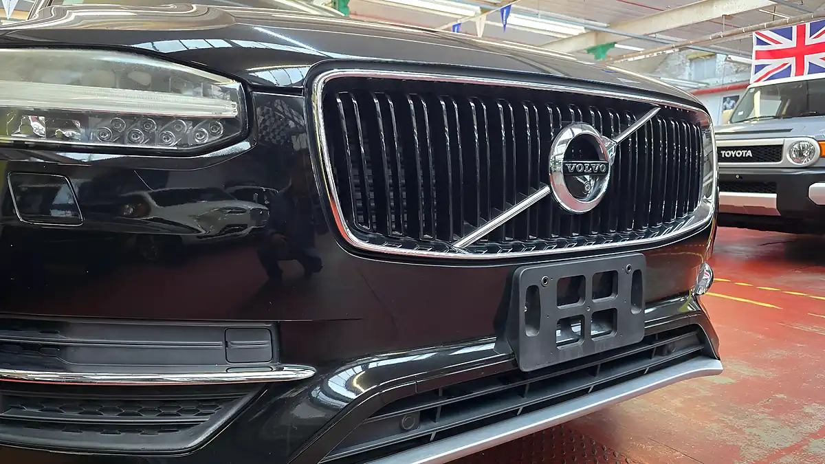 Used 2016 Volvo XC90 Momentum Black - Interior and Exterior details 16