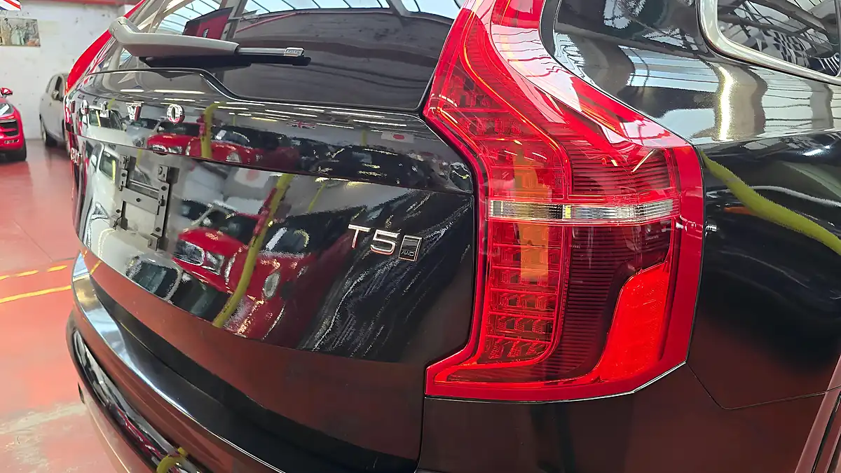 Used 2016 Volvo XC90 Momentum Black - Interior and Exterior details 19