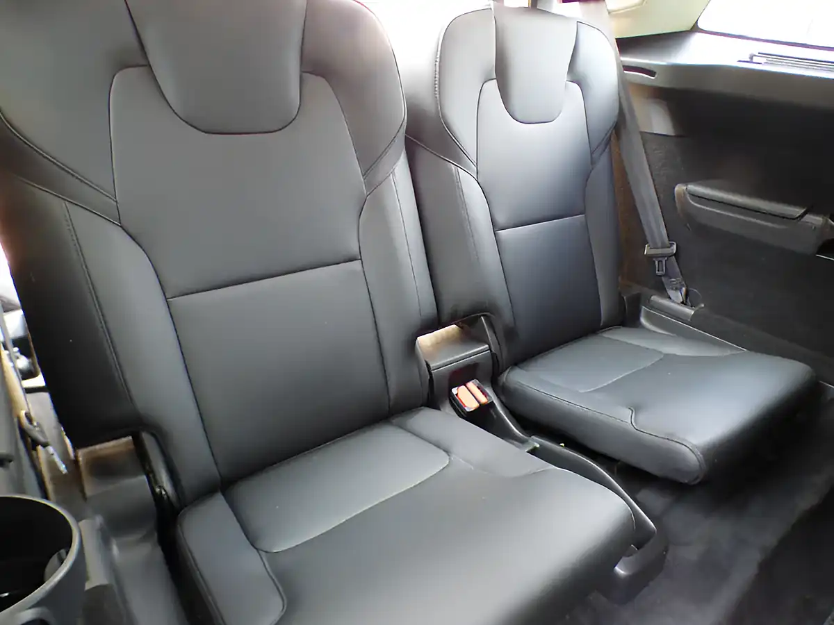 Used 2016 Volvo XC90 Momentum Grey - Interior and Exterior details 11