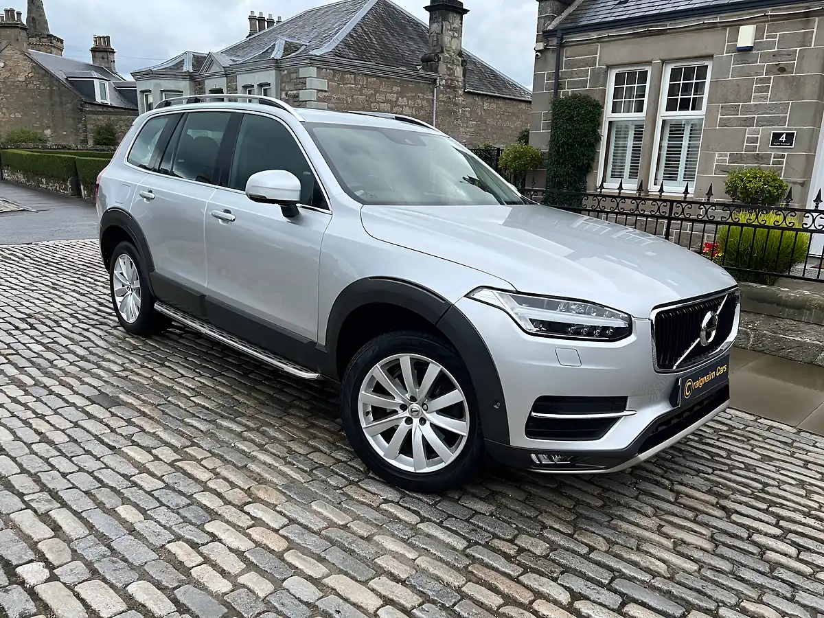 Used 2016 Volvo XC90 Momentum Silver - Front View