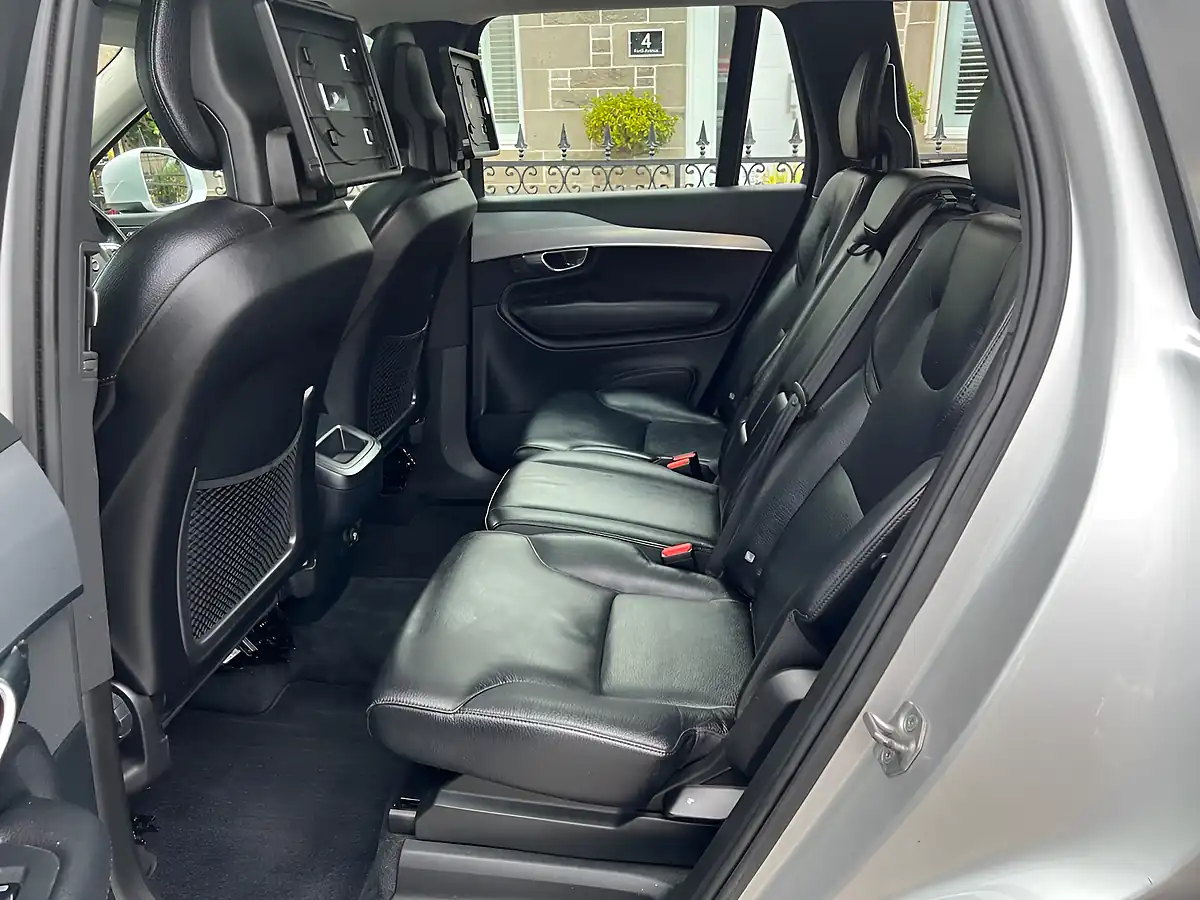 Used 2016 Volvo XC90 Momentum Silver - Interior and Exterior details 16