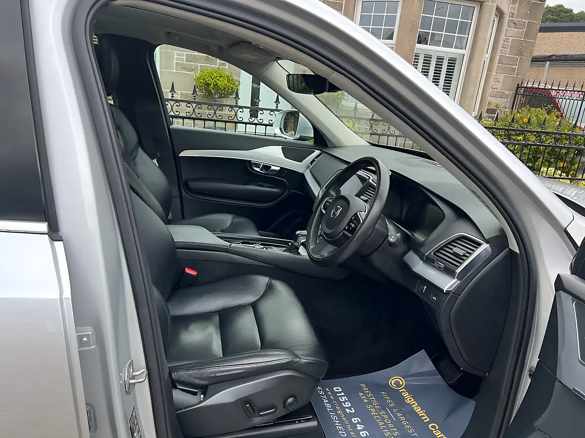 Used 2016 Volvo XC90 Momentum Silver - Interior and Exterior details 7