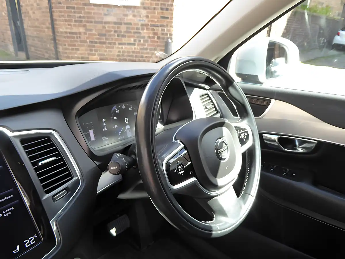 Used 2016 Volvo XC90 Momentum Silver - Interior and Exterior details 16