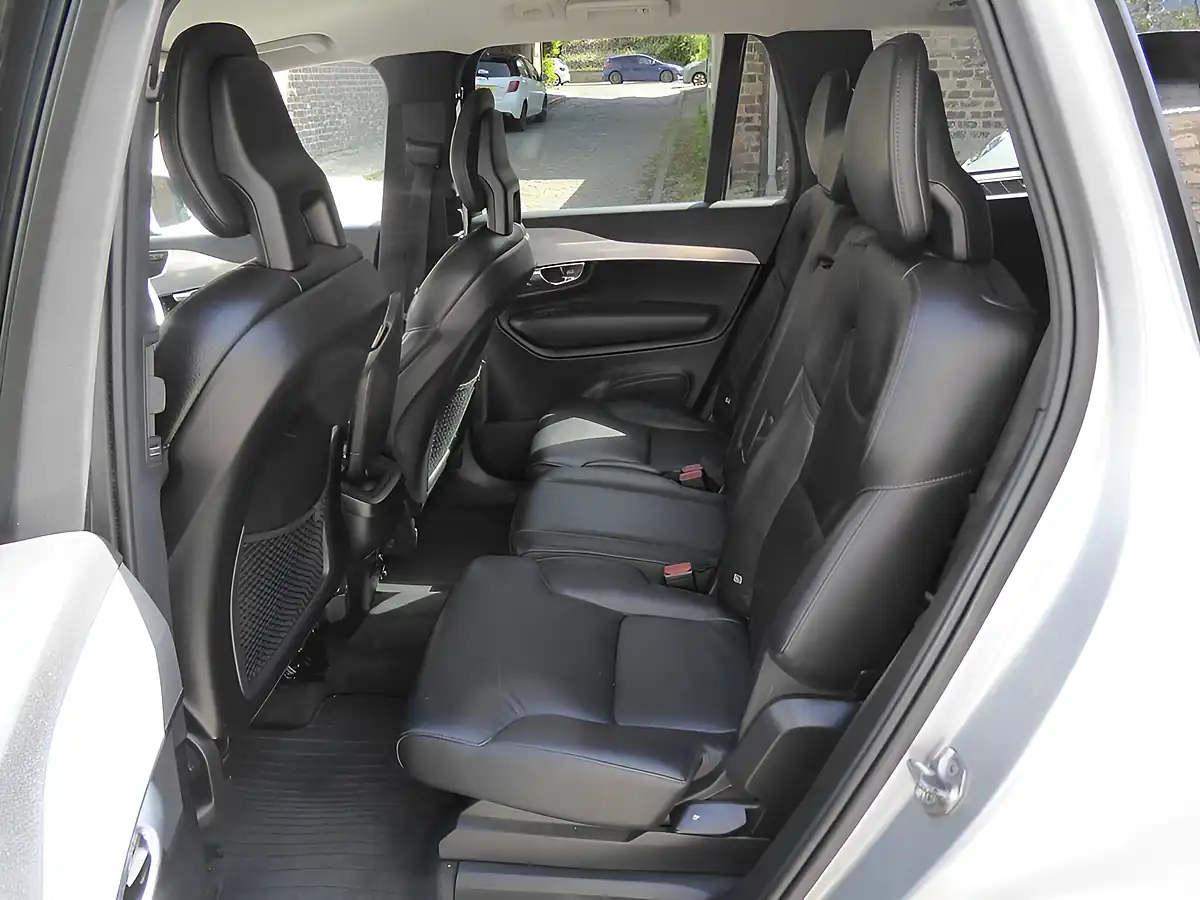 Used 2016 Volvo XC90 Momentum Silver - Interior and Exterior details 17