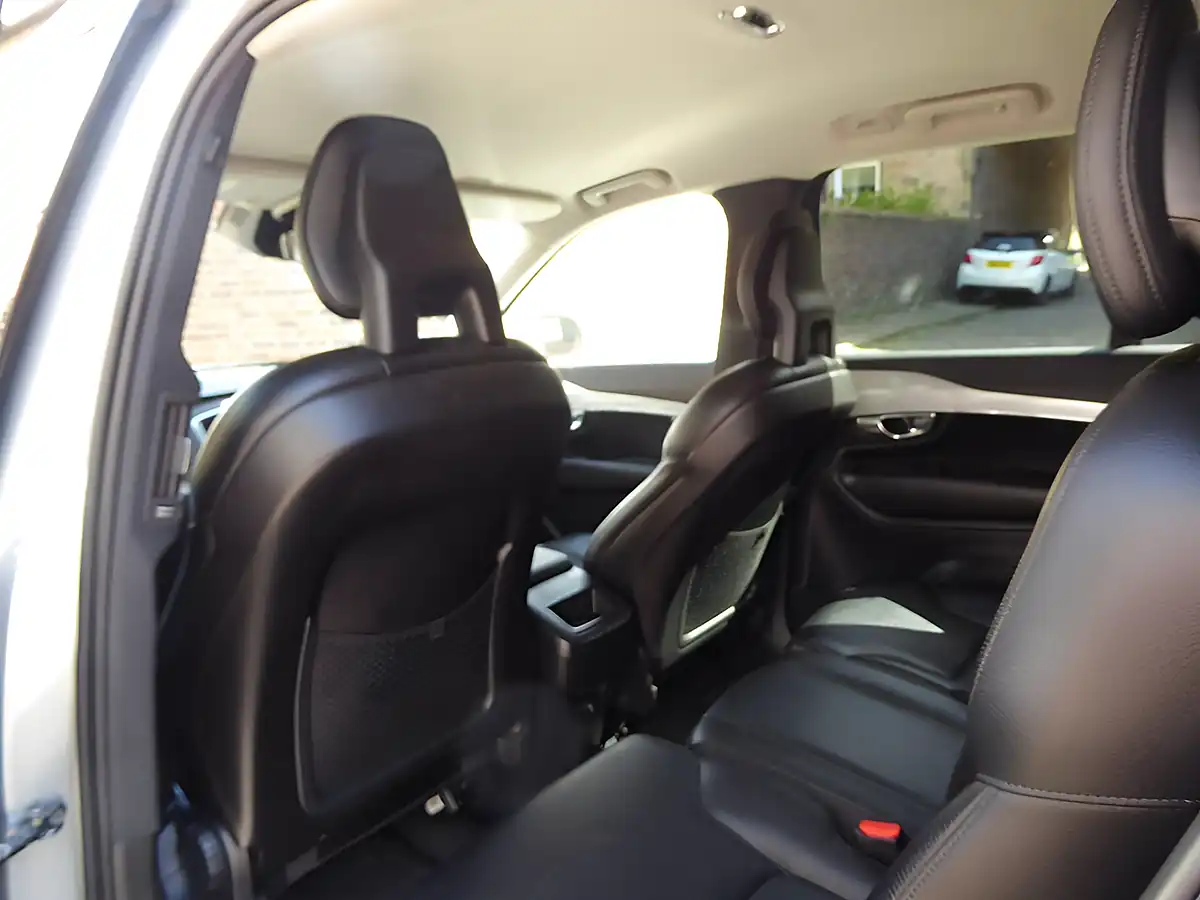 Used 2016 Volvo XC90 Momentum Silver - Interior and Exterior details 18