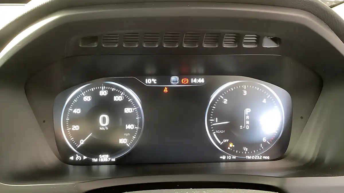 Used 2016 Volvo XC90 R-Design Black - Interior and Exterior details 9