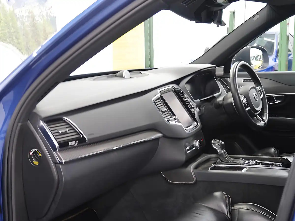 Used 2016 Volvo XC90 R-Design Blue - Interior and Exterior details 14